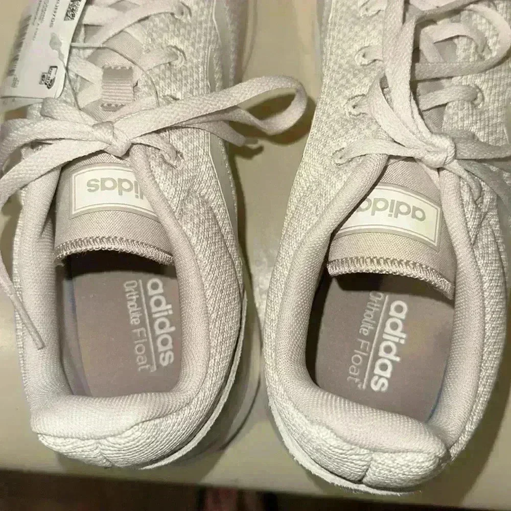 Adidas Run 70’s. Women’s running shoes